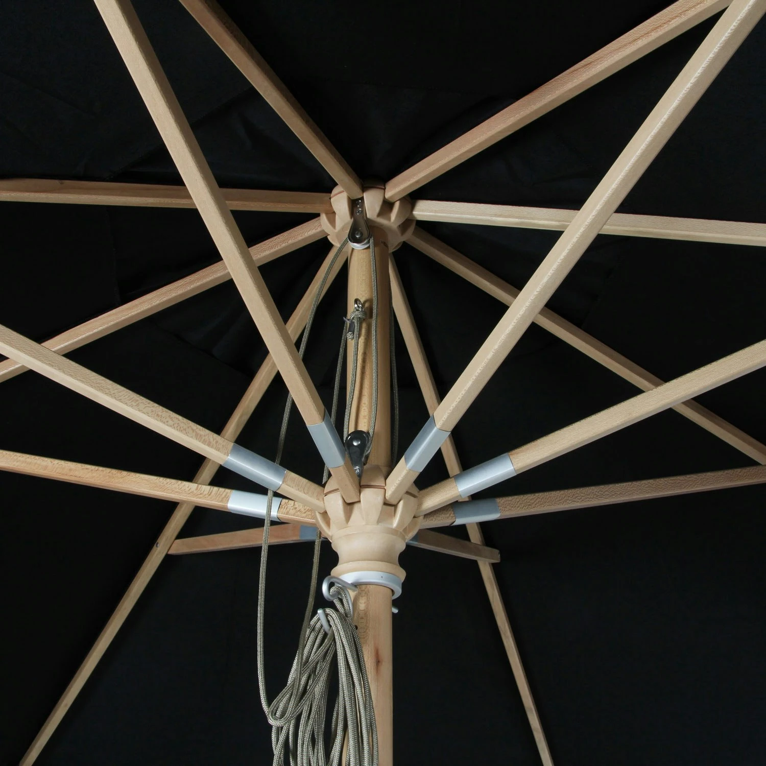 Brafab Reggio Sonnenschirm Ø300 Cm, Schwarz 4 Brafab Reggio Sonnenschirm Ø300 Cm, Schwarz – Bild 2