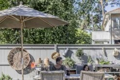 Brafab Reggio Sonnenschirm Ø300 Cm, Taupe -Hay || Brafab || FIAM Verkaufsgeschäft brafab reggio holzsonnenschirm 3m 9