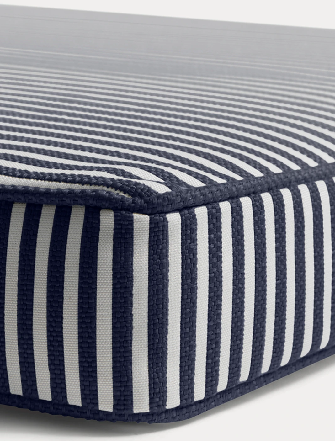 Narrow Stripe Sonnenbankkissen 60x186 Cm, Marineblau 5 Narrow Stripe Sonnenbankkissen 60x186 Cm, Marineblau – Bild 3