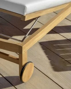 Sand Sonnenliege Mit Kissen, Teakholz / Weiß -Hay || Brafab || FIAM Verkaufsgeschäft ethimo sand sonnenliege mit kissen teakholz wei 3