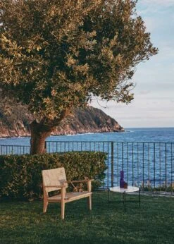 Gubi F-Chair Outdoor Lounge Stuhl Teakholz 12 Gubi F-Chair Outdoor Lounge Stuhl Teakholz -Hay || Brafab || FIAM Verkaufsgeschäft gubi f chair outdoor lounge chair 4