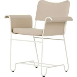 Gubi Tropique Esszimmerstuhl, Classic White Semi Matt / Udine 12 -Hay || Brafab || FIAM Verkaufsgeschäft gubi tropique dining chair black limonta udine 06 8