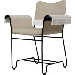 Gubi Tropique Esszimmerstuhl Mit Fransen, Classic Black / Udine 12 -Hay || Brafab || FIAM Verkaufsgeschäft gubi tropique esszimmerstuhl mit fransen 2