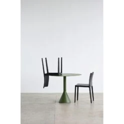 Hay Palissade Cone Tisch Ø70, Olive 9 Hay Palissade Cone Tisch Ø70, Olive -Hay || Brafab || FIAM Verkaufsgeschäft hay palissade cone tisch 70 olive 4