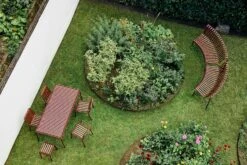 Hay Palissade Lehnstuhl, Iron Red -Hay || Brafab || FIAM Verkaufsgeschäft hay palissade lehnstuhl 24