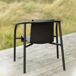 NAMI Lounge Stuhl, Schwarz -Hay || Brafab || FIAM Verkaufsgeschäft houe nami lounge chair monocolor olive green 6