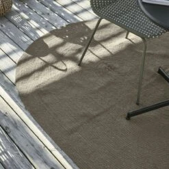 House Doctor Tindre Teppich Oval 130x180 Cm, Olivgrün 6 House Doctor Tindre Teppich Oval 130x180 Cm, Olivgrün -Hay || Brafab || FIAM Verkaufsgeschäft house doctor carpet tindre olive 1