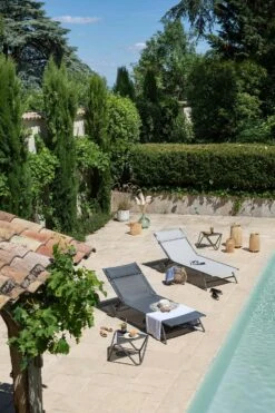 Lafuma Miami II Batyline® Duo Sonnenliege, Obsidian -Hay || Brafab || FIAM Verkaufsgeschäft lafuma sunbed miami duo 2023 galet titane 10