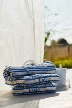 Lexington Striped Cotton Kissen 45x45 Cm, Blau / Oat 5 Lexington Striped Cotton Kissen 45x45 Cm, Blau / Oat -Hay || Brafab || FIAM Verkaufsgeschäft lexington striped cotton cushion 45x45 cm blue oat 0