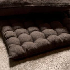 Pepper Sitzkissen 40x40 Cm, Bear Brown -Hay || Brafab || FIAM Verkaufsgeschäft linum pepper sitzkissen 40x40 cm 37 1