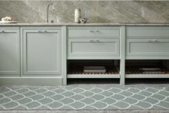 Kotte Teppich Army/ Sage, 70x375 Cm -Hay || Brafab || FIAM Verkaufsgeschäft pappelina kotte teppich army sage 2 3