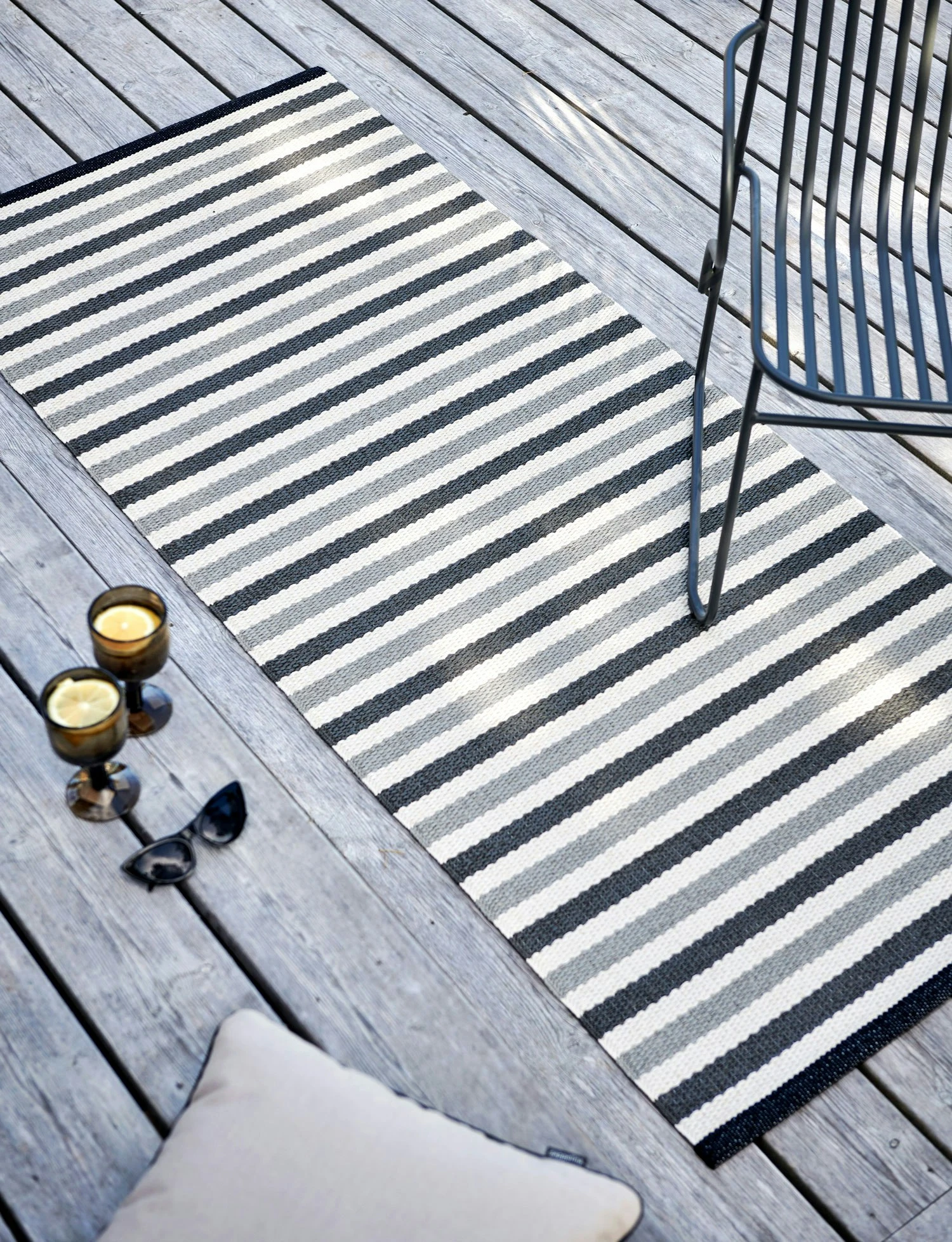 Teo Teppich Warmes Grau / Charcoal / Vanilla, 70x300 Cm 6 Teo Teppich Warmes Grau / Charcoal / Vanilla, 70x300 Cm – Bild 4